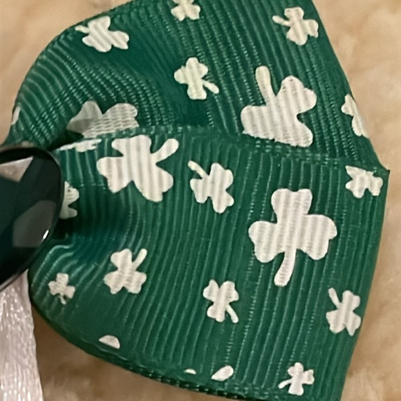 Green & White Irish Brooch - Picture 14 of 17